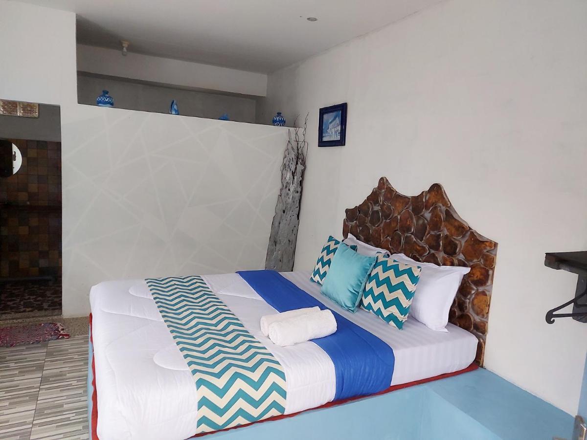 Blue Coral Homestay Karimunjawa Kültér fotó