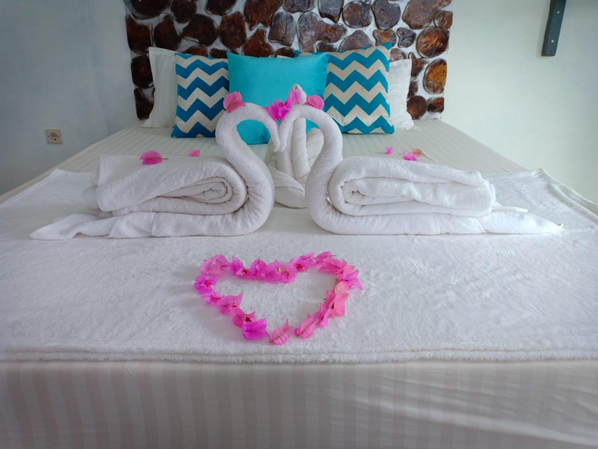 Blue Coral Homestay Karimunjawa Kültér fotó