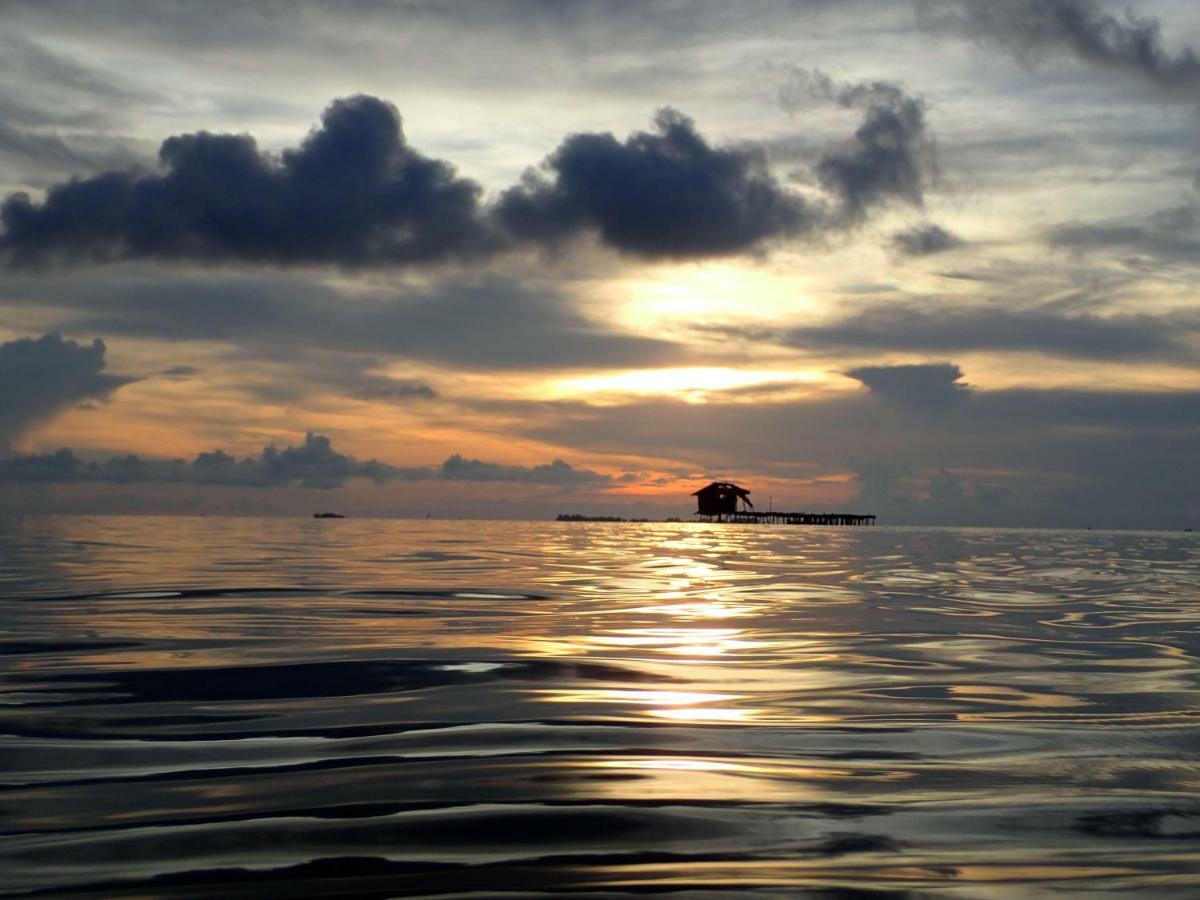 Blue Coral Homestay Karimunjawa Kültér fotó