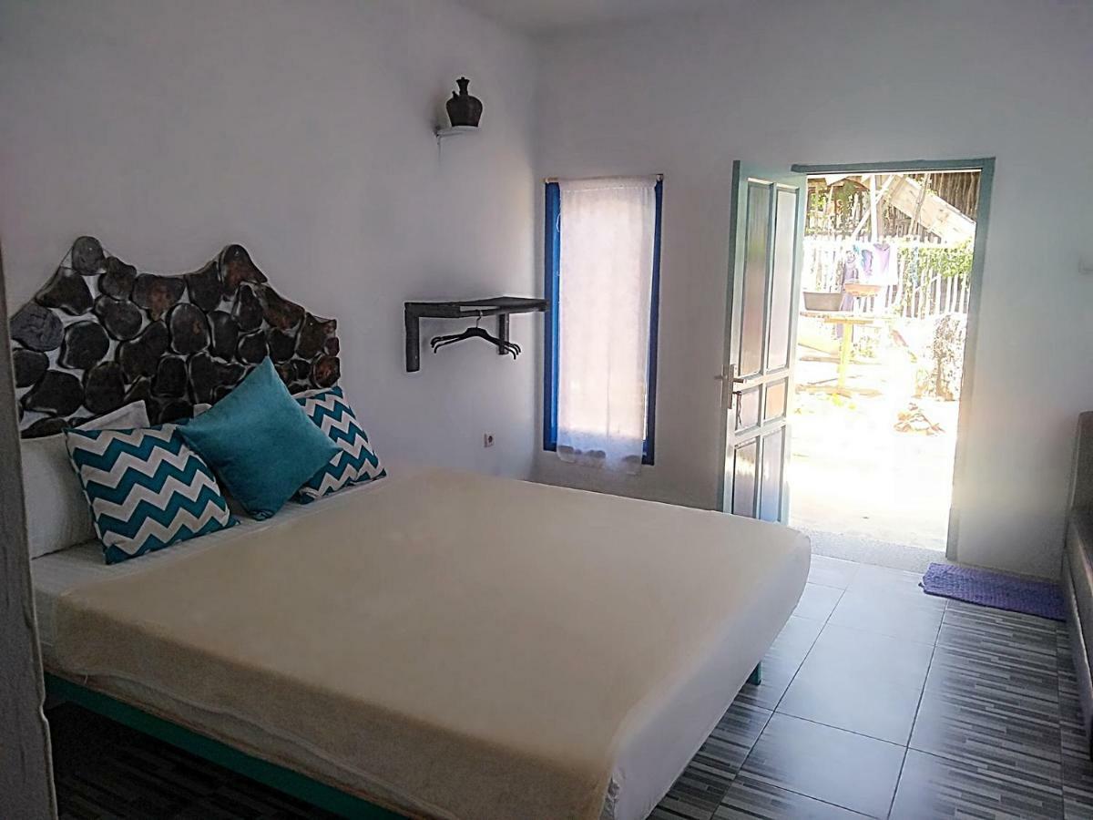 Blue Coral Homestay Karimunjawa Kültér fotó